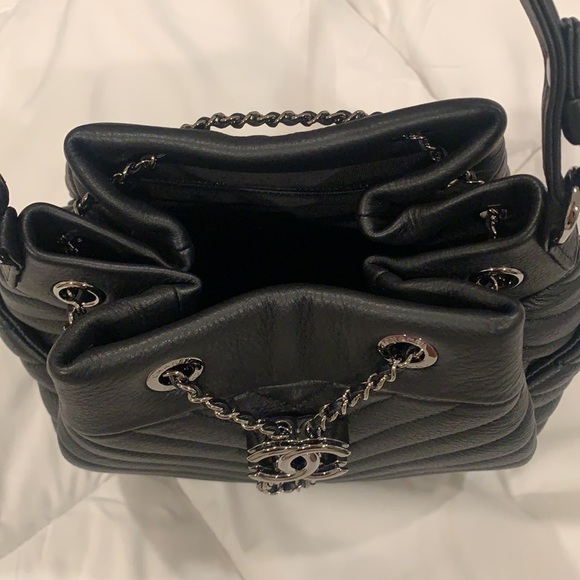 Auth. Chanel black deerskin drawstring bucket bag shiny rhw crossbody handbag - Picture 16 of 17